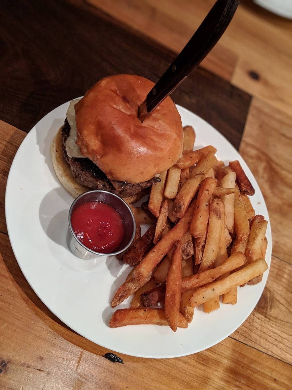 Forklift Restaurant | restaurant | 1101-1103 W Jackson St, Tupelo, MS 38804, USA | 6625107001 OR +1 662-510-7001