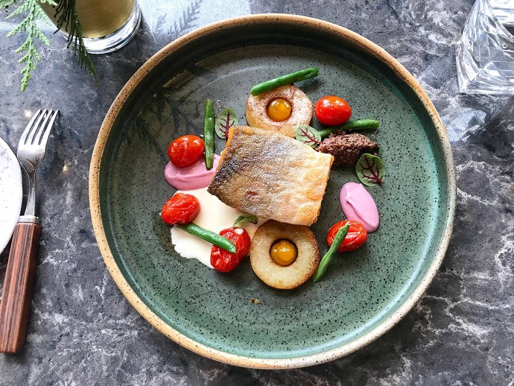 Hexagon Restaurant | restaurant | 210 Lakeshore Rd E, Oakville, ON L6M 3R7, Canada | 9058441286 OR +1 905-844-1286