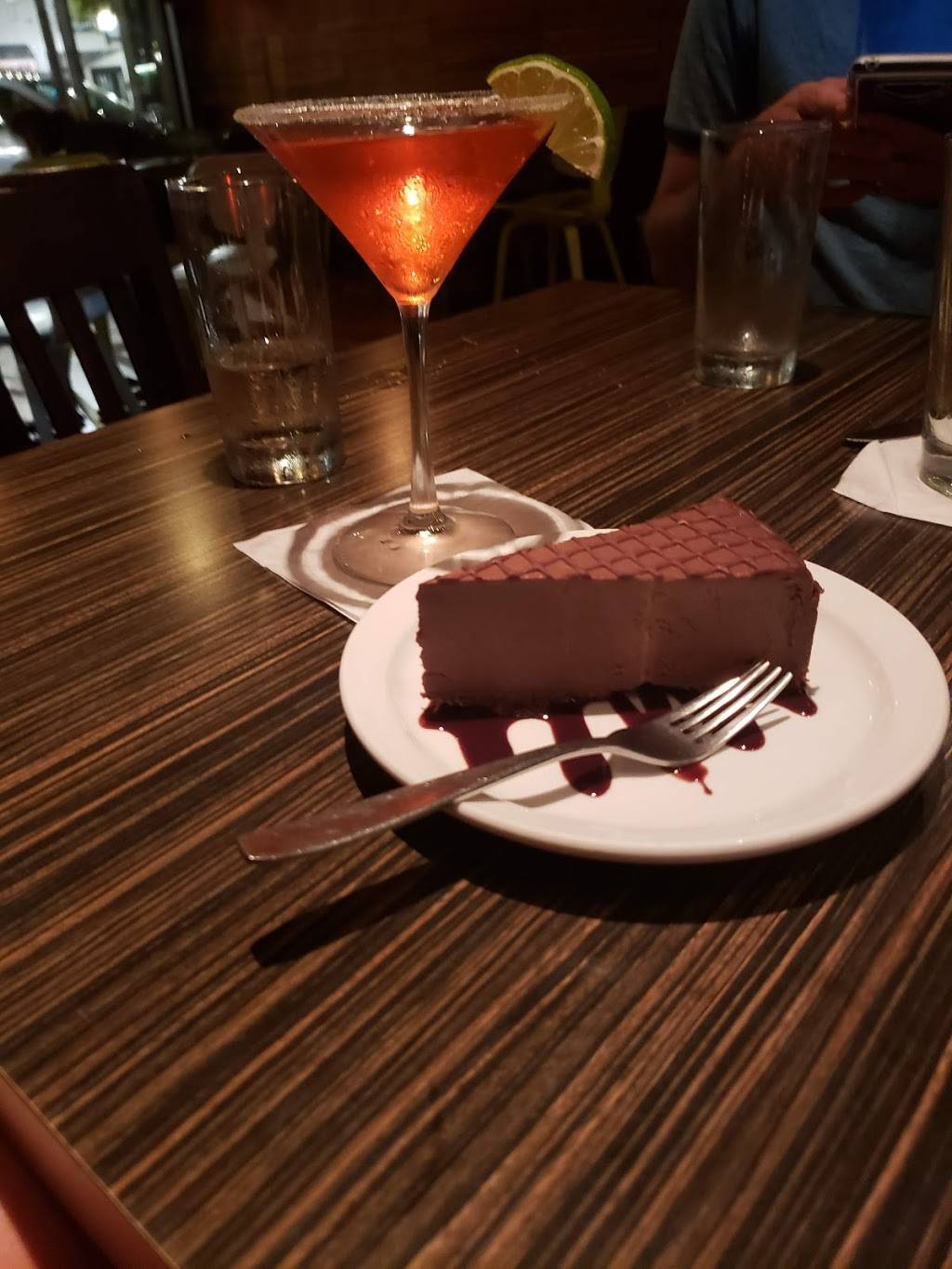 Bossanova | restaurant | 112 W 3rd St, Alton, IL 62002, USA | 6184621175 OR +1 618-462-1175