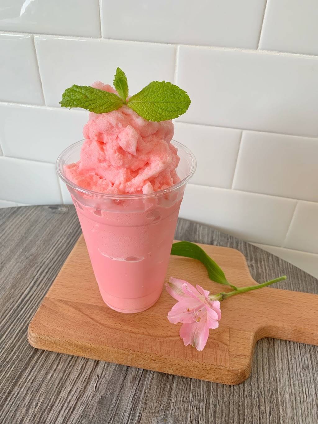 Milk Crate | restaurant | 5138 Hollywood Blvd, Los Angeles, CA 90027, USA | 3235223315 OR +1 323-522-3315