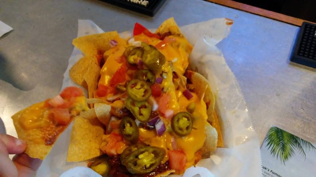 Hooks Waterfront Bar and Grill | restaurant | 611 Destiny Dr, Ruskin, FL 33570, USA | 8139381152 OR +1 813-938-1152