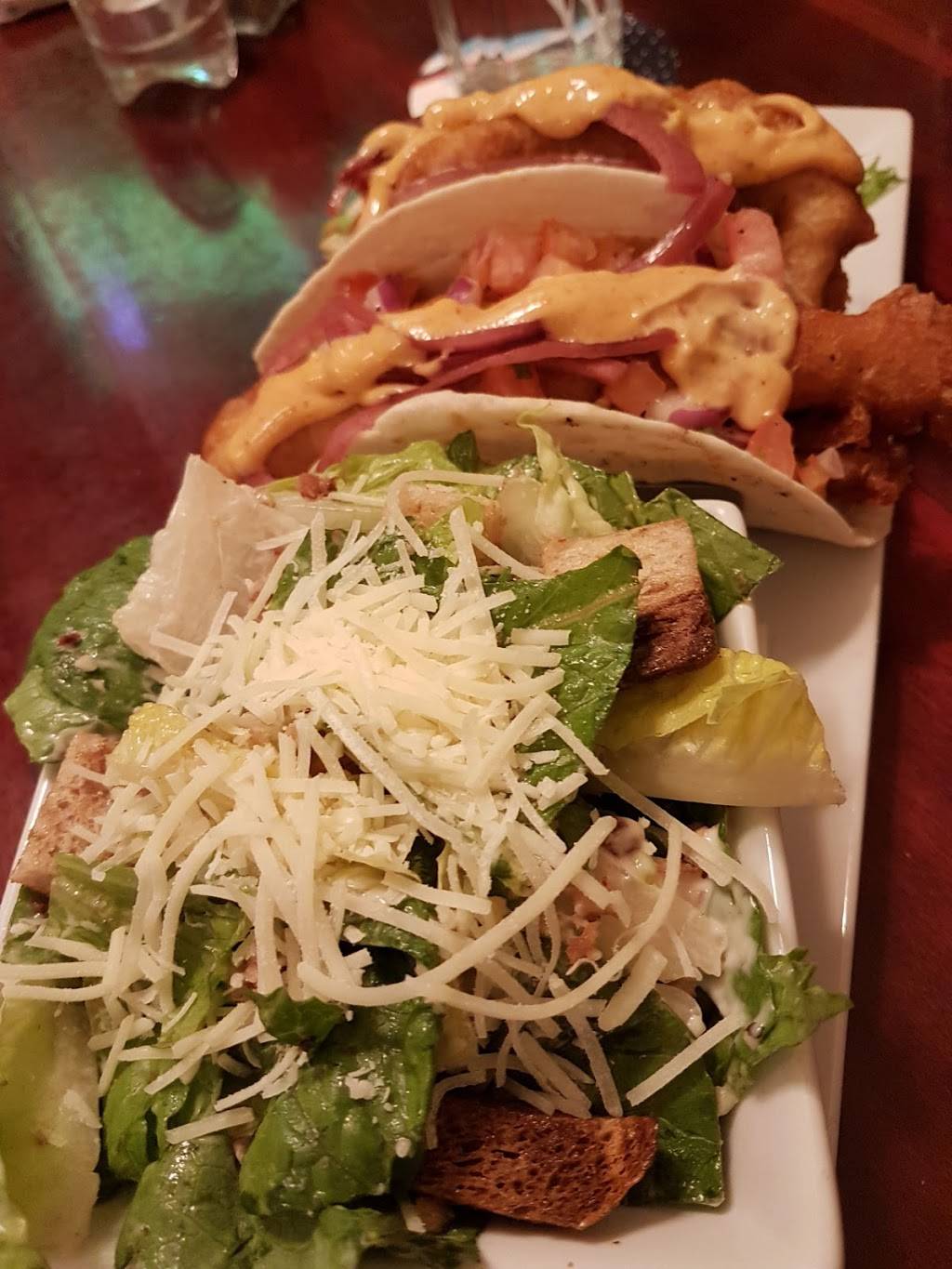 Whale & Ale British Pub | restaurant | 1120 Victoria St N, Kitchener, ON N2B 3T2, Canada | 5195703033 OR +1 519-570-3033