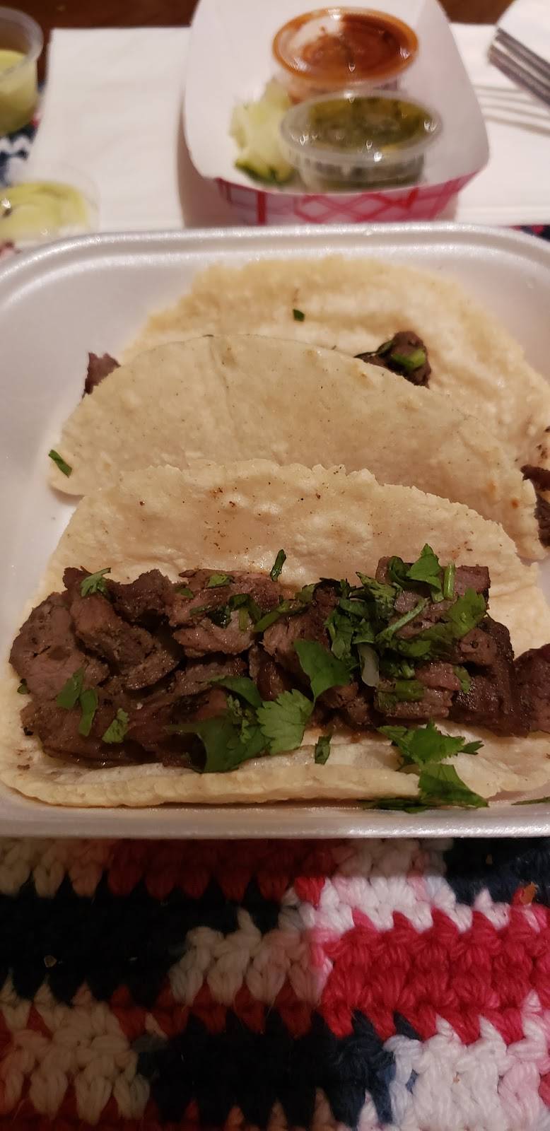 Tacos Chiwas Chandler | restaurant | 2160 N Alma School Rd, Chandler, AZ 85224, USA | 4805902891 OR +1 480-590-2891