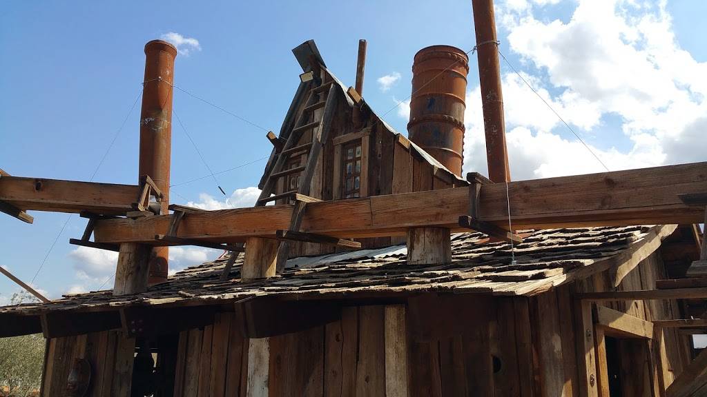 Starbucks | cafe | 33300 Bernard Dr, Kettleman City, CA 93239, USA | 5593860282 OR +1 559-386-0282