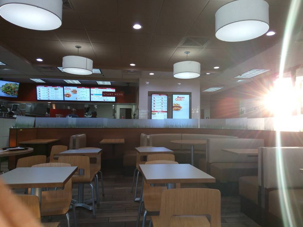Wendys | restaurant | 5752 Airport Blvd, Austin, TX 78752, USA | 5125963087 OR +1 512-596-3087