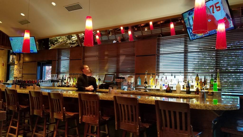 Charlestons Restaurant | restaurant | 251 E Hillside Dr, Broken Arrow, OK 74012, USA | 9183559177 OR +1 918-355-9177