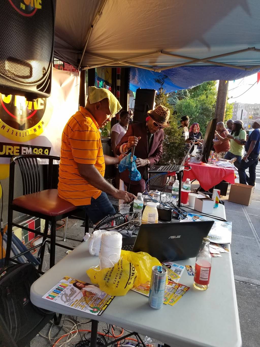 Finger Licking Jerk | restaurant | 1785 Nereid Ave, Bronx, NY 10466, USA | 3478430897 OR +1 347-843-0897