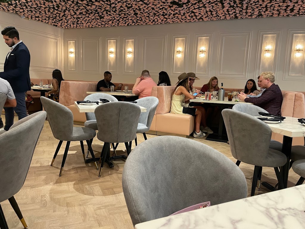 Lexys | restaurant | 3011 Gulden Ln #114, Dallas, TX 75212, USA | 2148334175 OR +1 214-833-4175