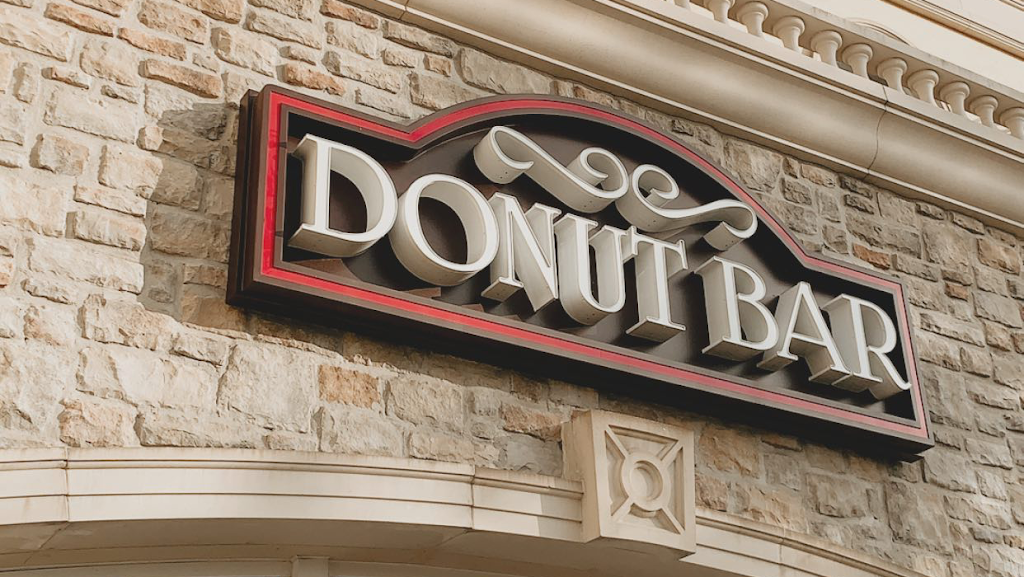 Donut Bar | restaurant | 872 Eastlake Pkwy # 412, Chula Vista, CA 91914, USA | 6199342466 OR +1 619-934-2466
