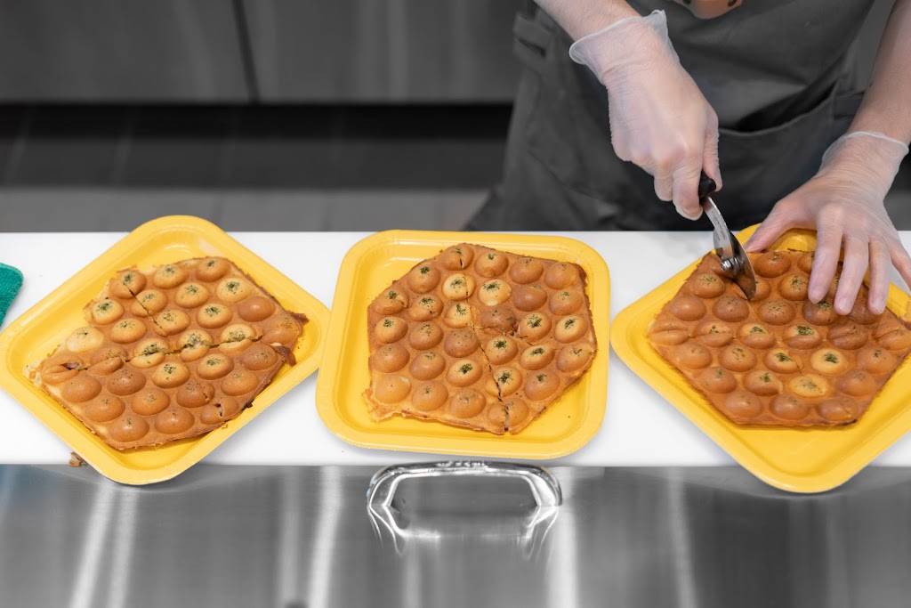 Golden Bubbles | meal takeaway | 11000 Yonge St. #D2, Richmond Hill, ON L4C 3E4, Canada | 9052372160 OR +1 905-237-2160