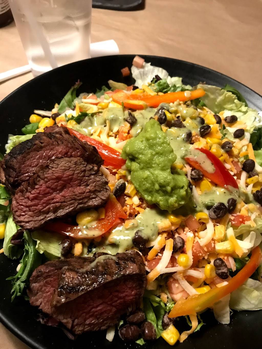 Montanas | restaurant | 3537 Wyecroft Rd, Oakville, ON L6L 0B7, Canada | 9058271691 OR +1 905-827-1691