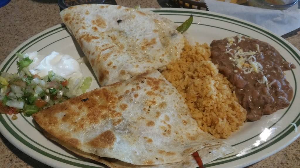 Casa Santiago | restaurant | 227 Heustis St, Yorkville, IL 60560, USA | 6303852046 OR +1 630-385-2046