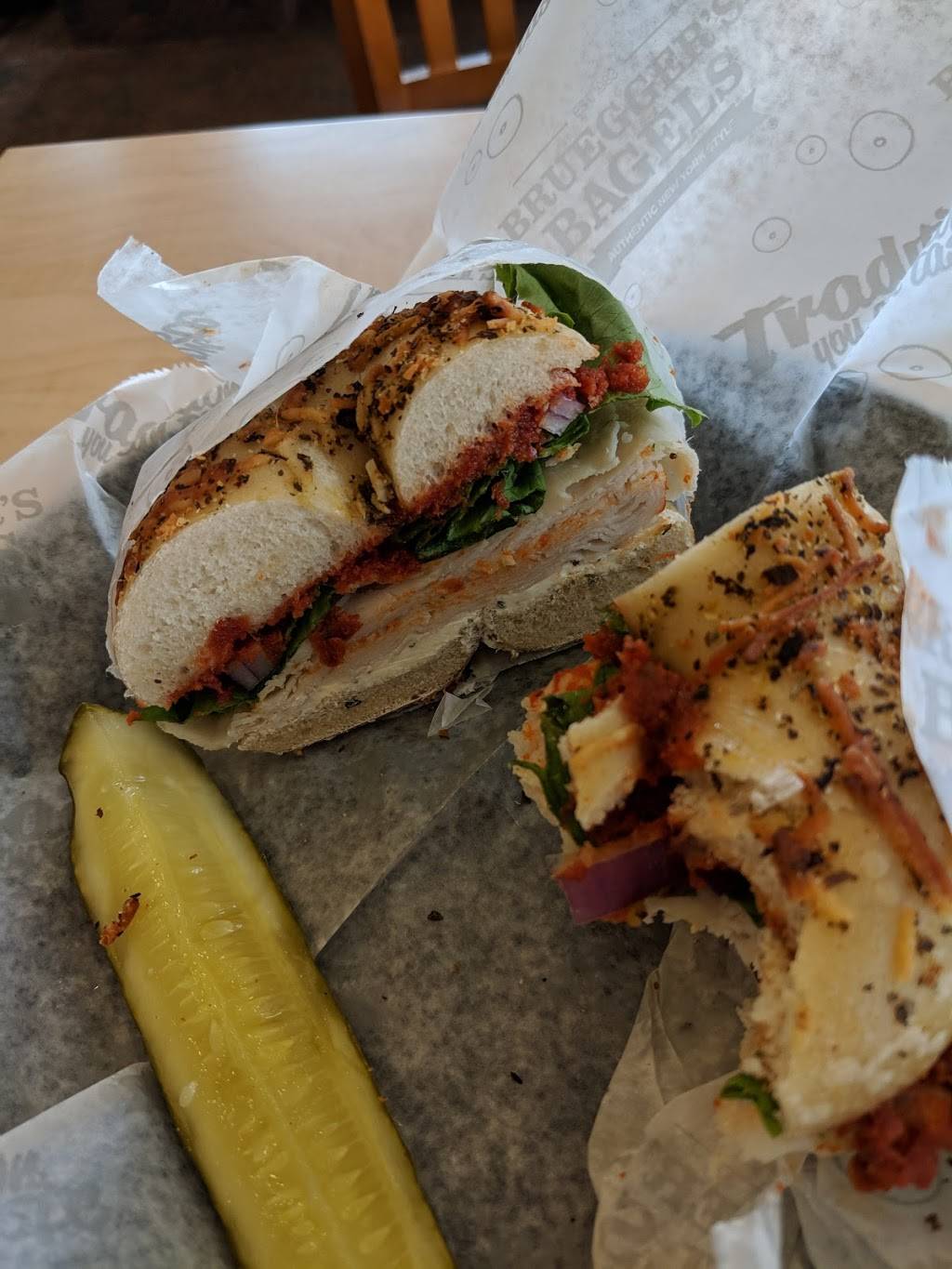 Brueggers Bagels | bakery | 2712 Lincoln Dr, Roseville, MN 55113, USA | 6516350185 OR +1 651-635-0185