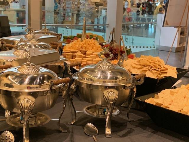 Big Mommas And Grannys Catering | restaurant | 7546 US-70, Bartlett, TN 38133, USA | 9012088125 OR +1 901-208-8125