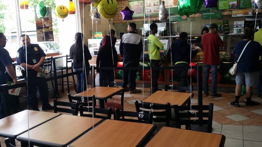 Subway Restaurants | restaurant | 550 IL-83, Bensenville, IL 60106, USA | 6306941400 OR +1 630-694-1400