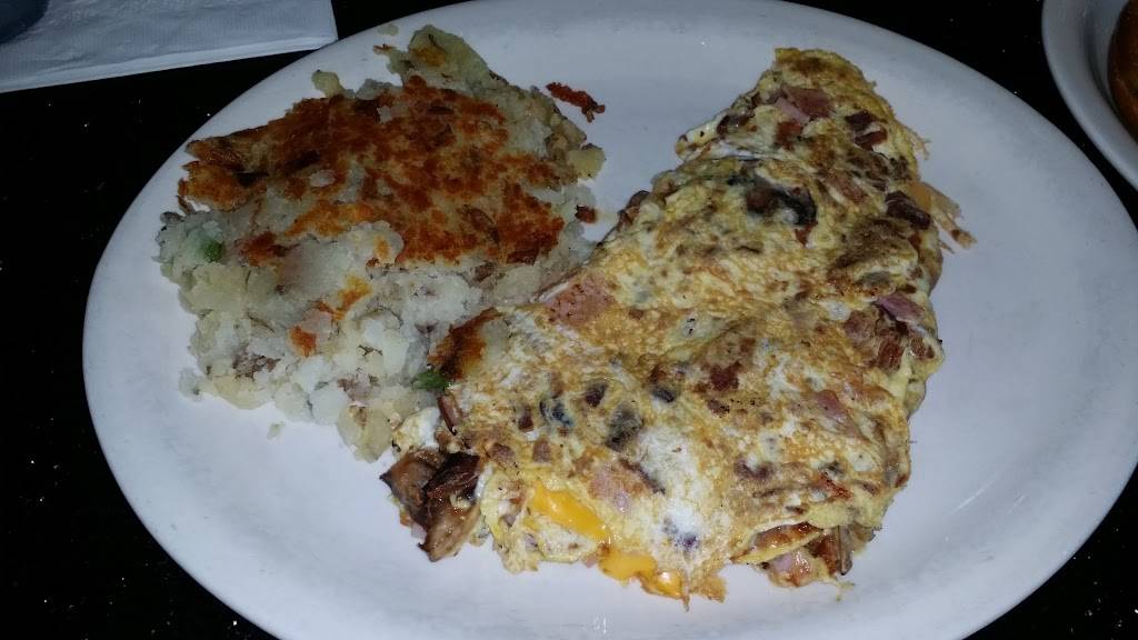 Broadway Diner | restaurant | 287 N Broadway, Hicksville, NY 11801, USA | 5166813982 OR +1 516-681-3982