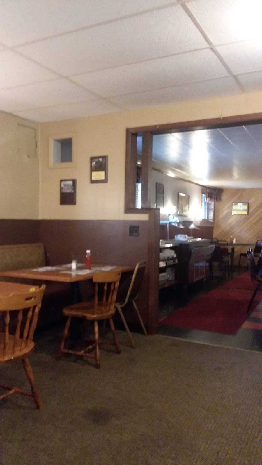 Rigonis Inn | restaurant | 925 E Ayer St, Ironwood, MI 49938, USA | 9069324601 OR +1 906-932-4601