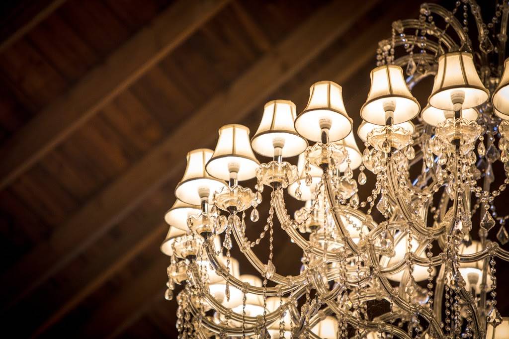 Okoboji Barn | restaurant | 2325 41st St, Spirit Lake, IA 51360, USA | 7123306769 OR +1 712-330-6769