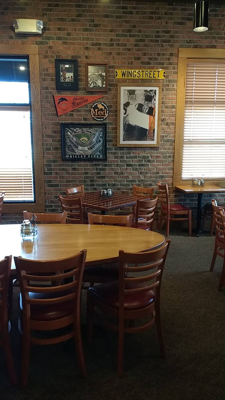 Pizza Hut | restaurant | 2819 Plaza Dr, Peru, IL 61354, USA | 8152233780 OR +1 815-223-3780