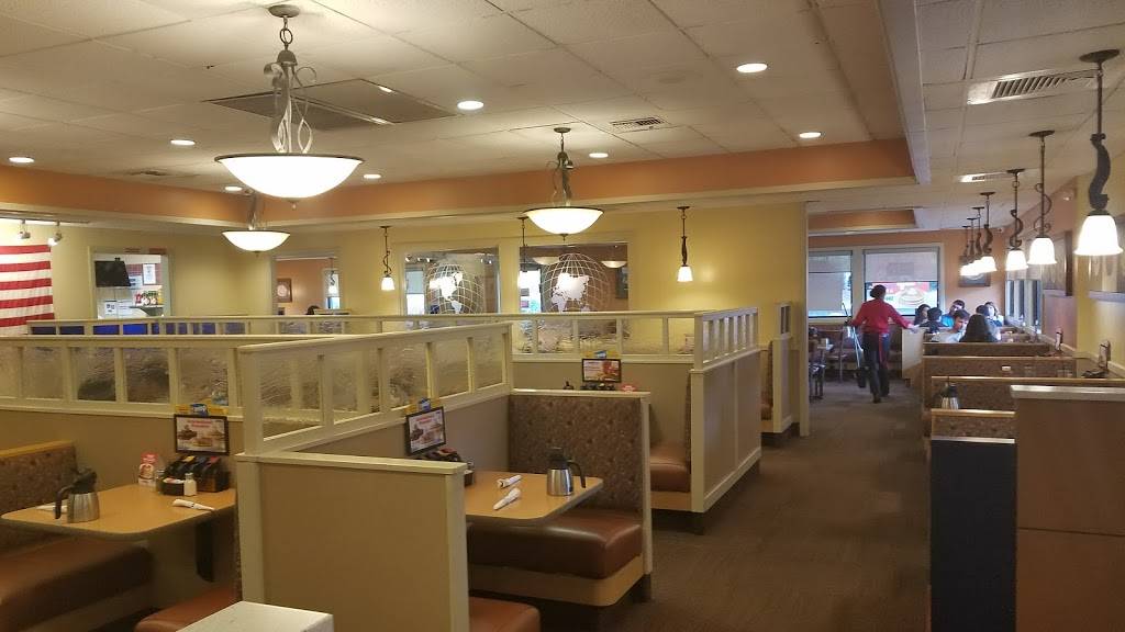 IHOP | restaurant | 980 Edwards Ferry Rd NE, Leesburg, VA 20176, USA | 7037797501 OR +1 703-779-7501