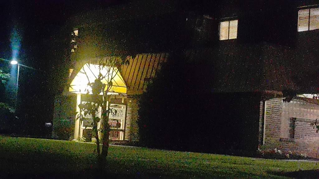 Legends Grille | restaurant | 460 Rt. 33 East, East Windsor, NJ 08520, USA | 6094435565 OR +1 609-443-5565