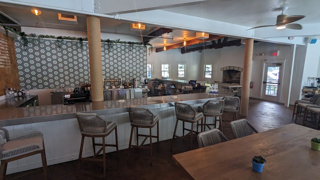 Quince Lakehouse | restaurant | 3825 Lake Austin Blvd #201, Austin, TX 78703, USA | 5123349426 OR +1 512-334-9426