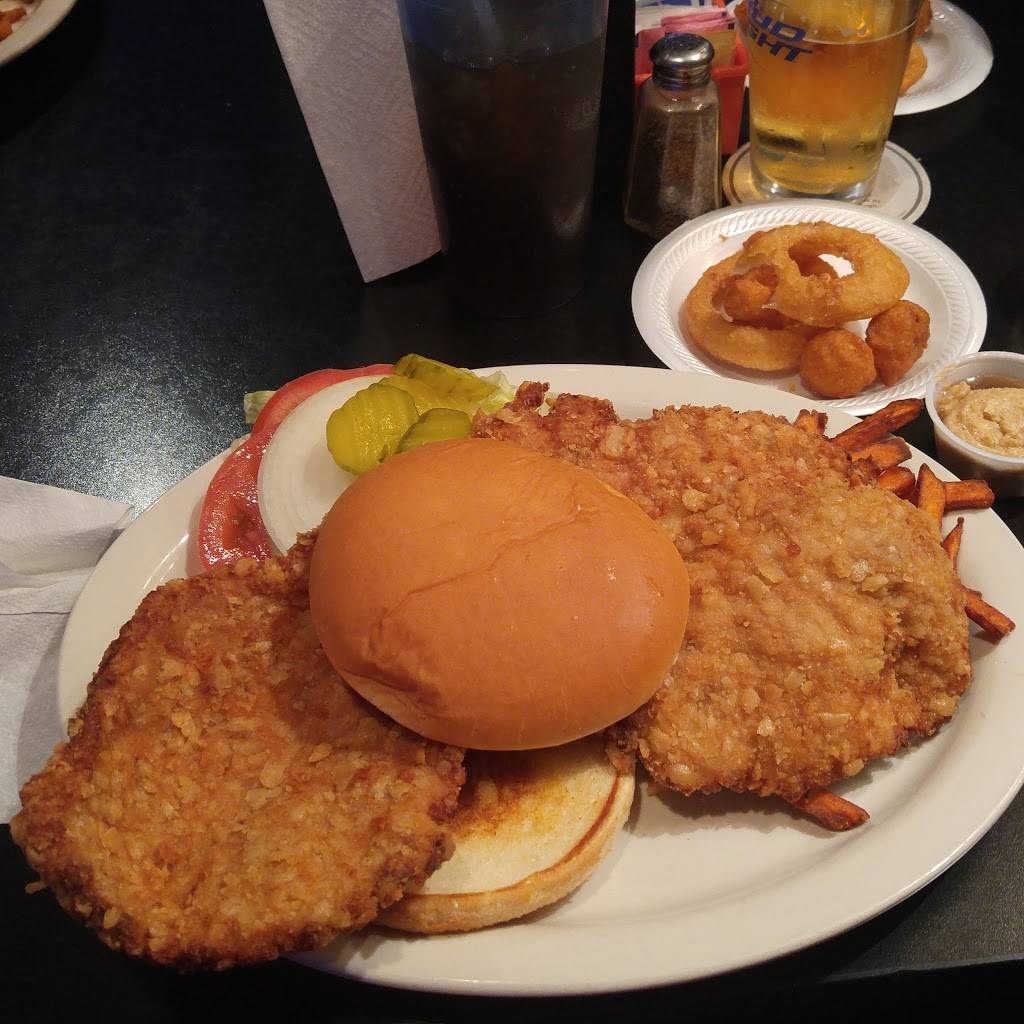 Lucky Dogs Pub & Eatery | restaurant | 701 N 4th St, Chillicothe, IL 61523, USA | 3092749999 OR +1 309-274-9999