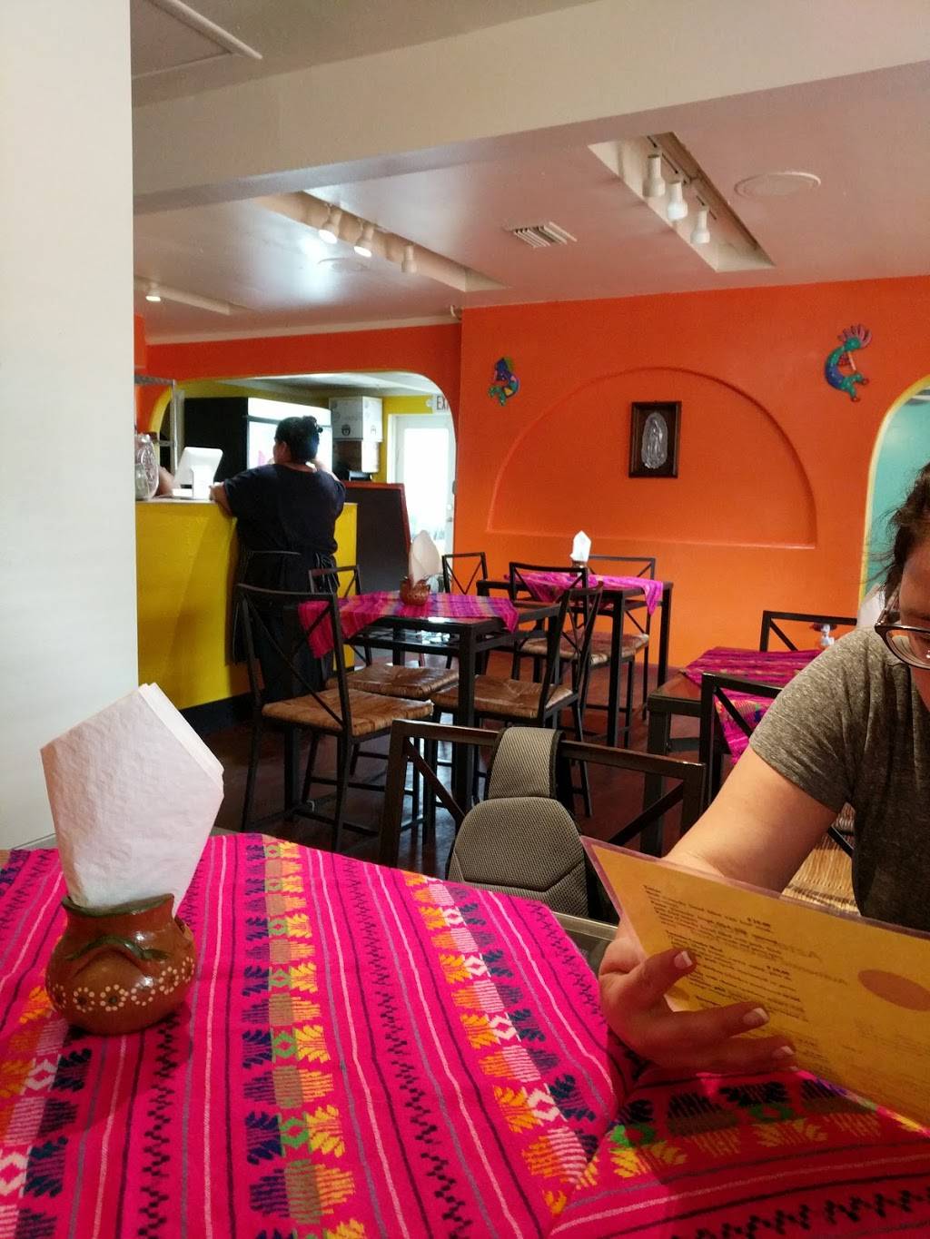 Azteca Rojo | restaurant | 5831 Memorial Hwy ste a, Tampa, FL 33615, USA | 8133739080 OR +1 813-373-9080