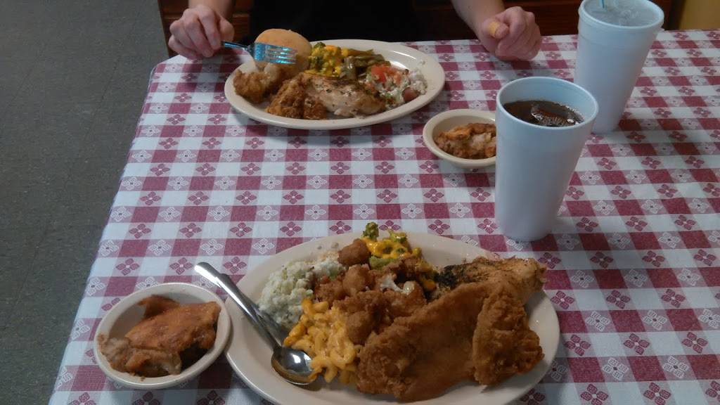 Louises Cafeteria | restaurant | 426 E Solomon St, Griffin, GA 30223, USA | 7704129400 OR +1 770-412-9400