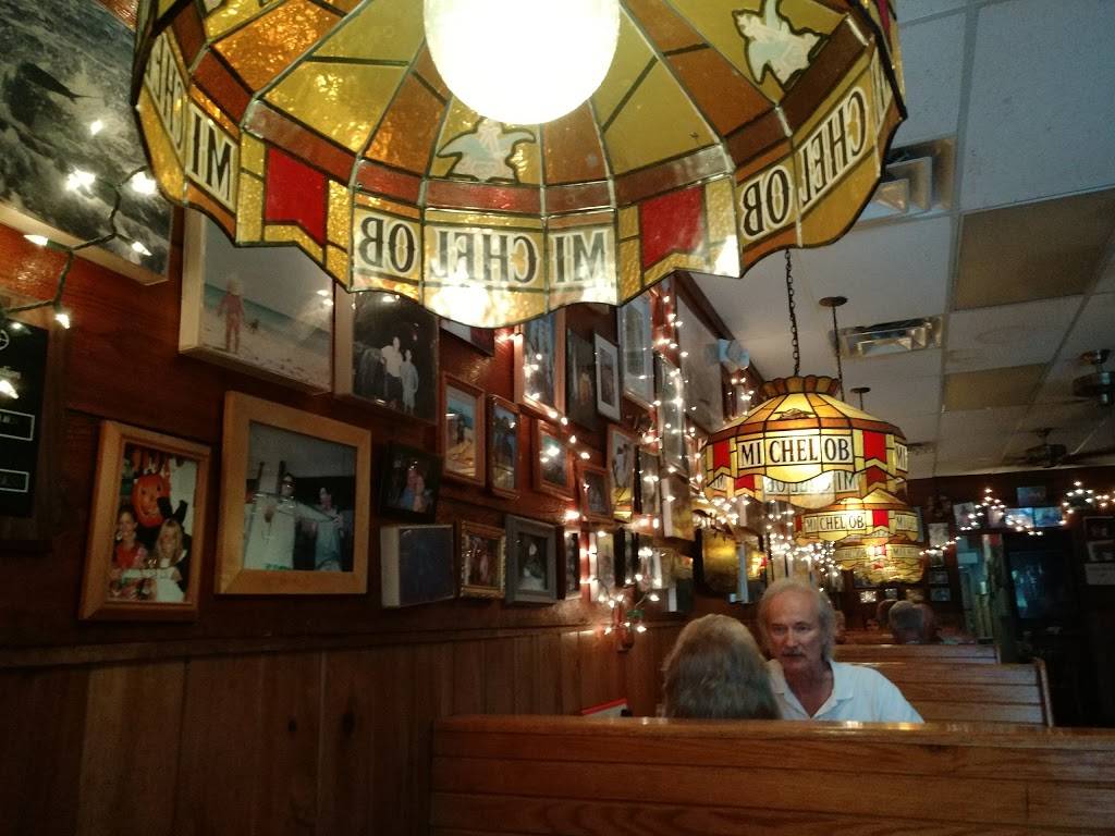 Captain Charlies Reef Grill | restaurant | 12846 US-1, Juno Beach, FL 33408, USA | 5616249924 OR +1 561-624-9924