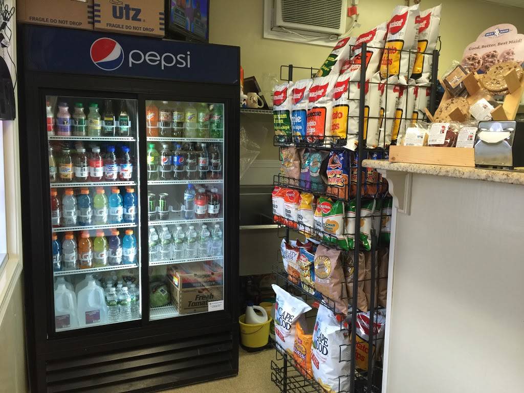 Lenas Sub Shop | meal takeaway | 9 Wenham St, Danvers, MA 01923, USA | 9787748413 OR +1 978-774-8413