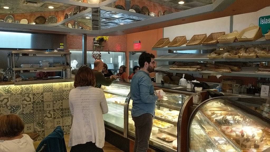 Islas Canarias Cafe Restaurant & Bakery | bakery | 3804 SW 137th Ave, Miami, FL 33175, USA | 3055590111 OR +1 305-559-0111