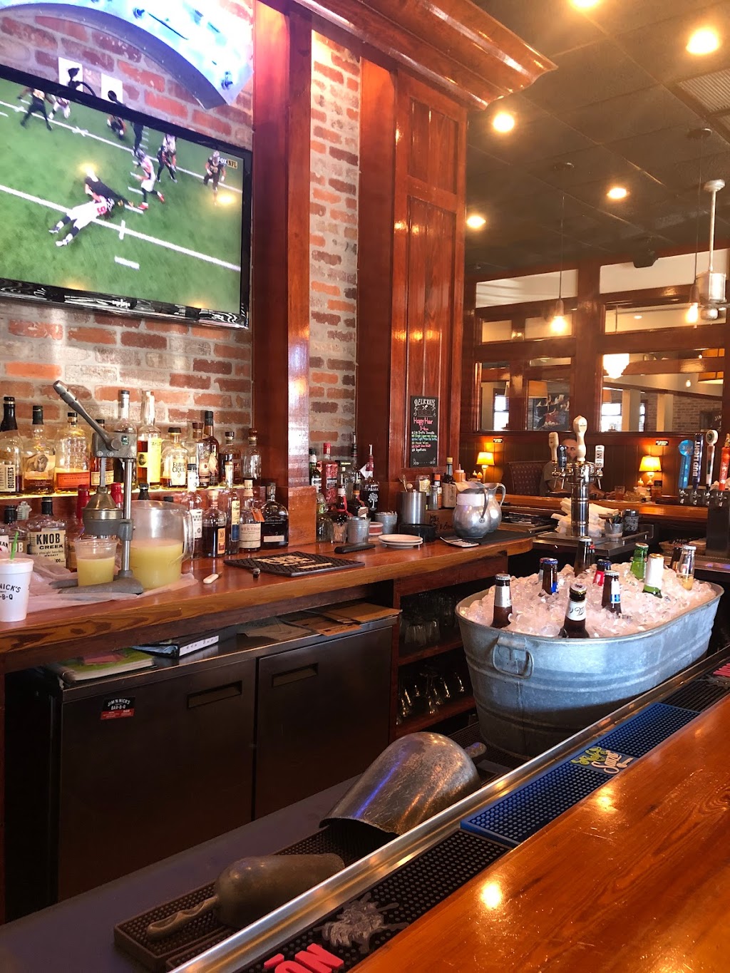 Jim N Nicks Bar-B-Q | restaurant | 14073 Emerald Coast Pkwy, Destin, FL 32541, USA | 8504245895 OR +1 850-424-5895