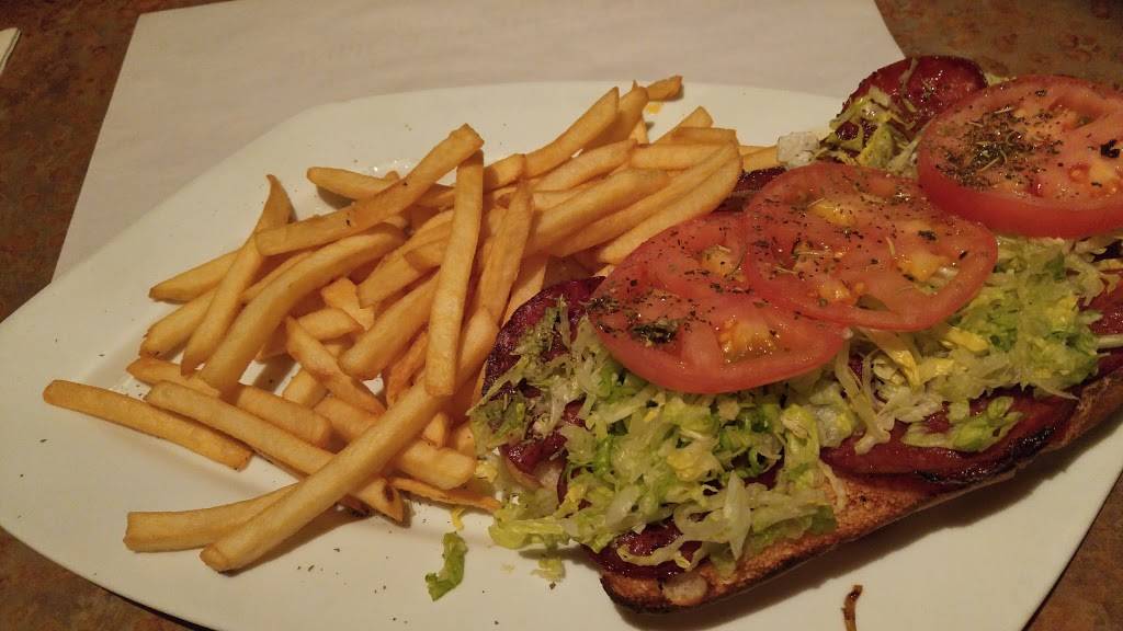 Mikes | restaurant | 880 Rue Beaulac, Saint-Laurent, QC H4R 2X7, Canada | 5143319655 OR +1 514-331-9655