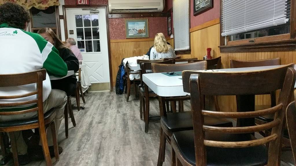 Coughlins Place | restaurant | 182 N Main St, East Longmeadow, MA 01028, USA | 4135251899 OR +1 413-525-1899