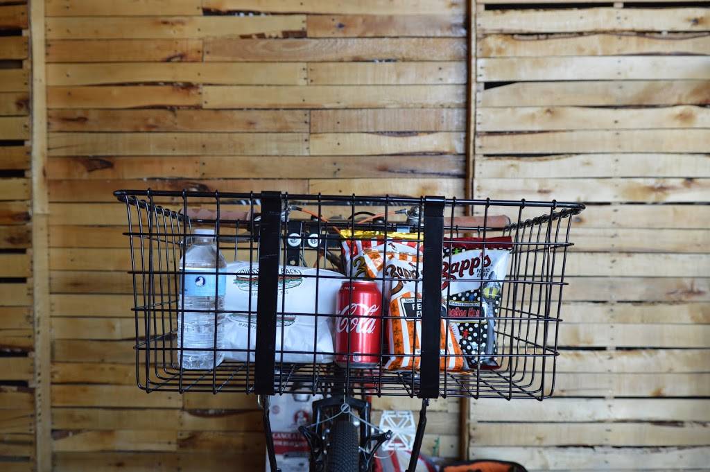 Poboys and Pies | restaurant | 101 Lafayette St, Salem, MA 01970, USA | 9782242922 OR +1 978-224-2922