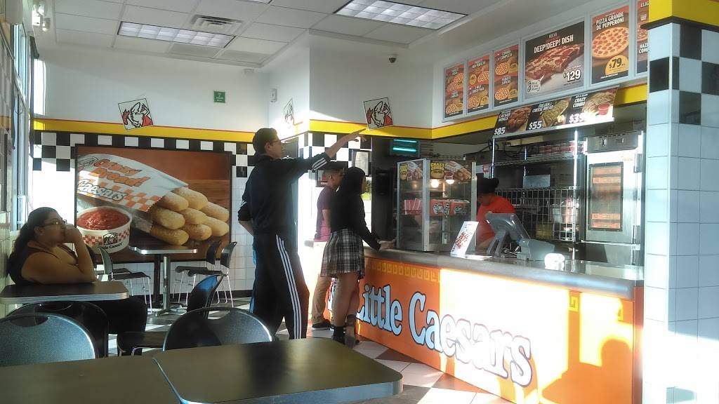 Little Caesars Pizza | meal takeaway | 1A, Carr. Libre Tijuana-Rosarito 300, Reforma, 22710 Rosarito, B.C., Mexico | 016611006000 OR +52 661 100 6000