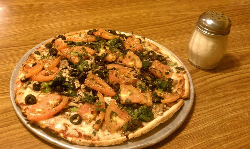 Martys Pizza in Delafield | restaurant | 2580 Sun Valley Dr, Delafield, WI 53018, USA | 2626463327 OR +1 262-646-3327