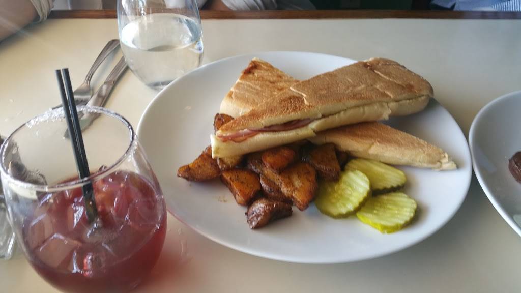 The Bakers Table | restaurant | 4154 S Atlantic Ave, New Smyrna Beach, FL 32169, USA | 3864236656 OR +1 386-423-6656