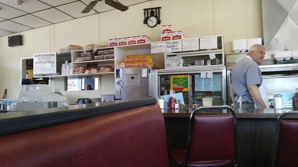 Steves Doghouse | restaurant | 3850 Pearl Rd, Cleveland, OH 44109, USA | 2163981446 OR +1 216-398-1446