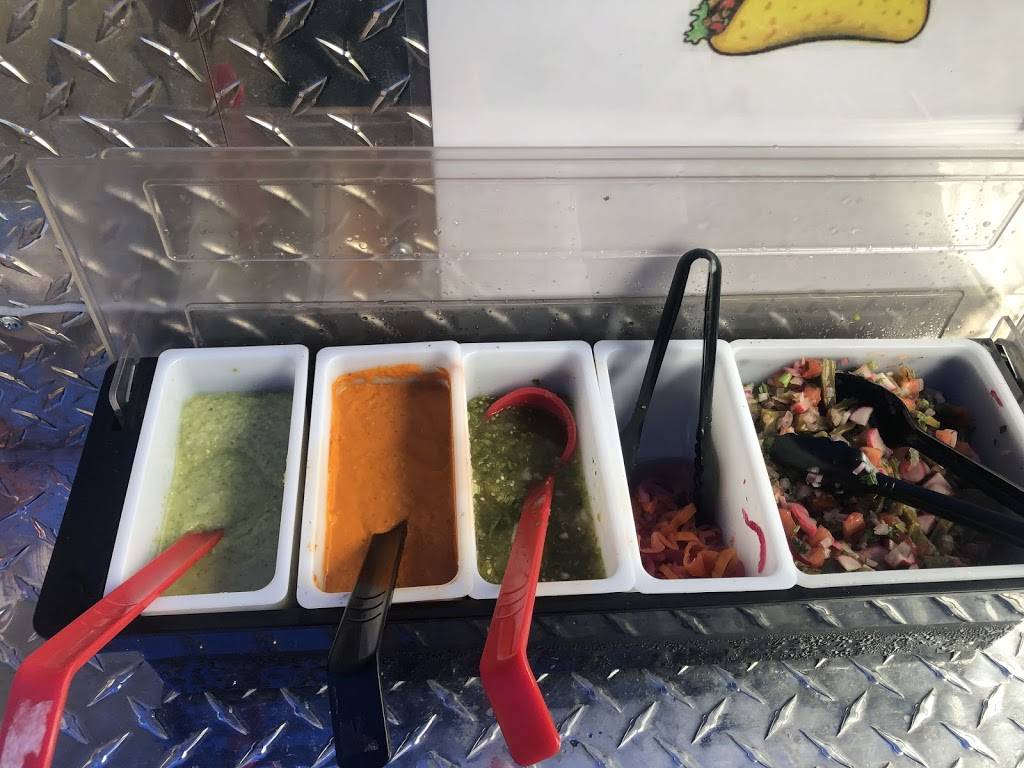 Taqueria La Bendicion | restaurant | 2840 Lincoln Way E Unit H, Massillon, OH 44646, USA | 3302858795 OR +1 330-285-8795