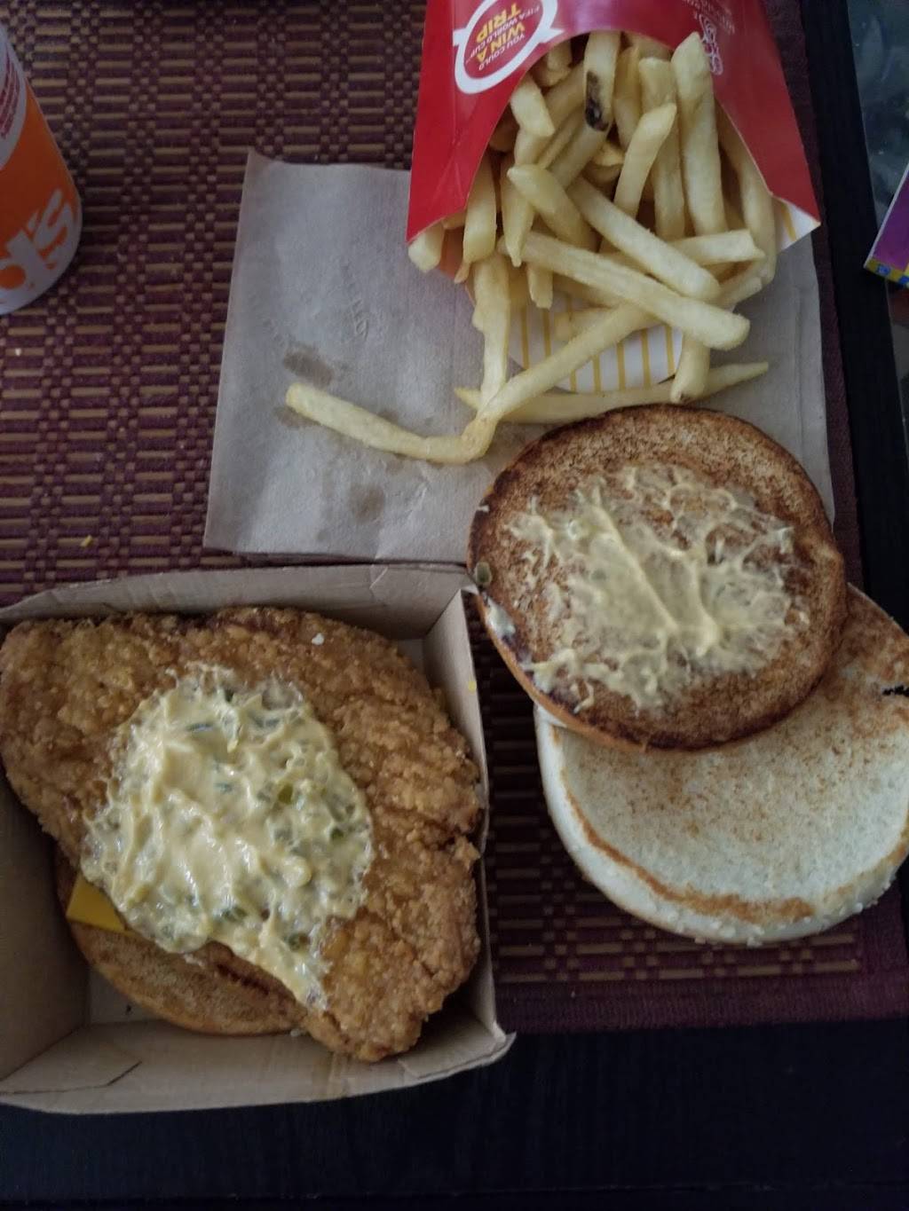 McDonalds | restaurant | 26940 Sierra Hwy, Santa Clarita, CA 91321, USA | 6612525251 OR +1 661-252-5251