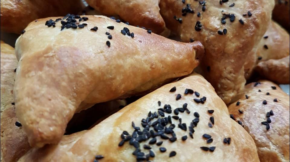 Puff Samosa | restaurant | 30 Bertrand Ave unit a-3, Scarborough, ON M1L 2P5, Canada | 4167552222 OR +1 416-755-2222