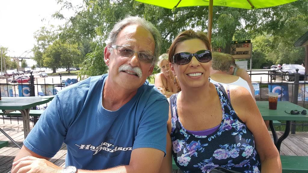 Landings At Henry Harbor LLC | restaurant | 210 Cromwell Dr, Henry, IL 61537, USA | 3093642181 OR +1 309-364-2181