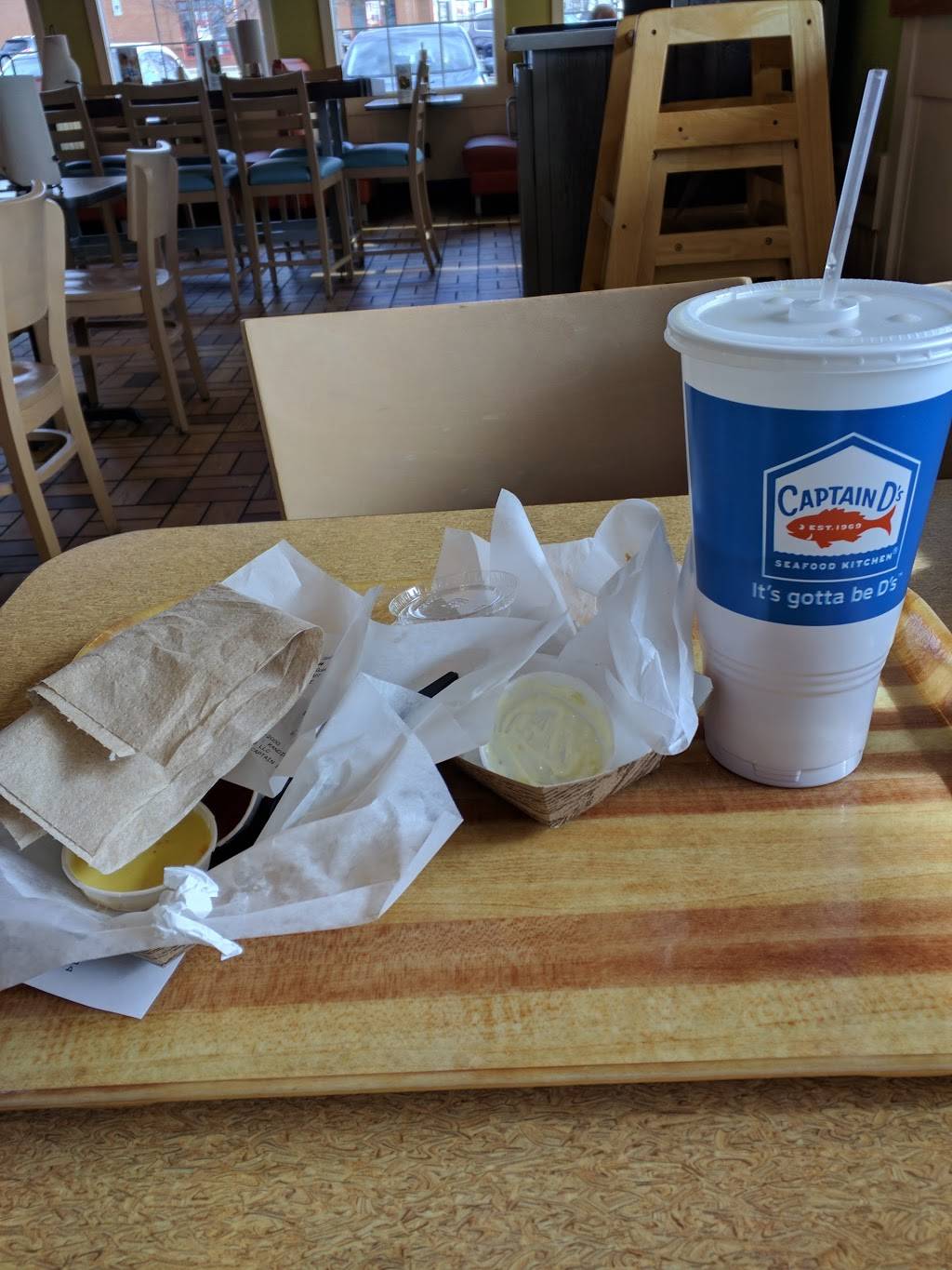 Captain Ds | restaurant | 12929 Shelbyville Rd, Louisville, KY 40243, USA | 5022542000 OR +1 502-254-2000