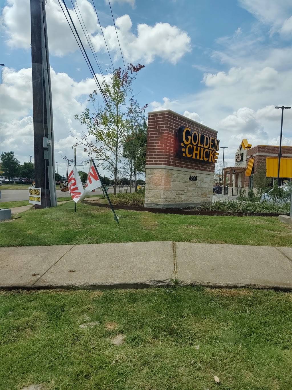 Golden Chick | meal takeaway | 4500 Matlock Rd, Arlington, TX 76018, USA | 6823208065 OR +1 682-320-8065