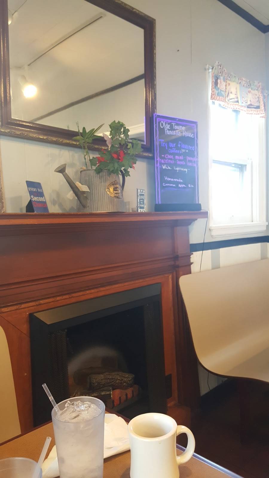 Olde Towne Pancake House and Catering | restaurant | 142 Boone St, Jonesborough, TN 37659, USA | 4239138111 OR +1 423-913-8111