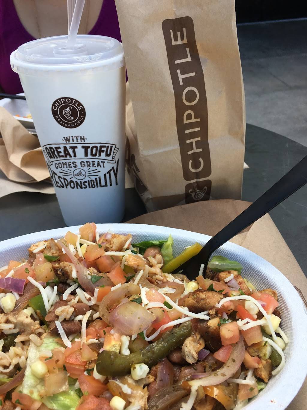 Chipotle Mexican Grill | restaurant | 7002 Gunn Hwy Ste 101, Tampa, FL 33625, USA | 8139254408 OR +1 813-925-4408