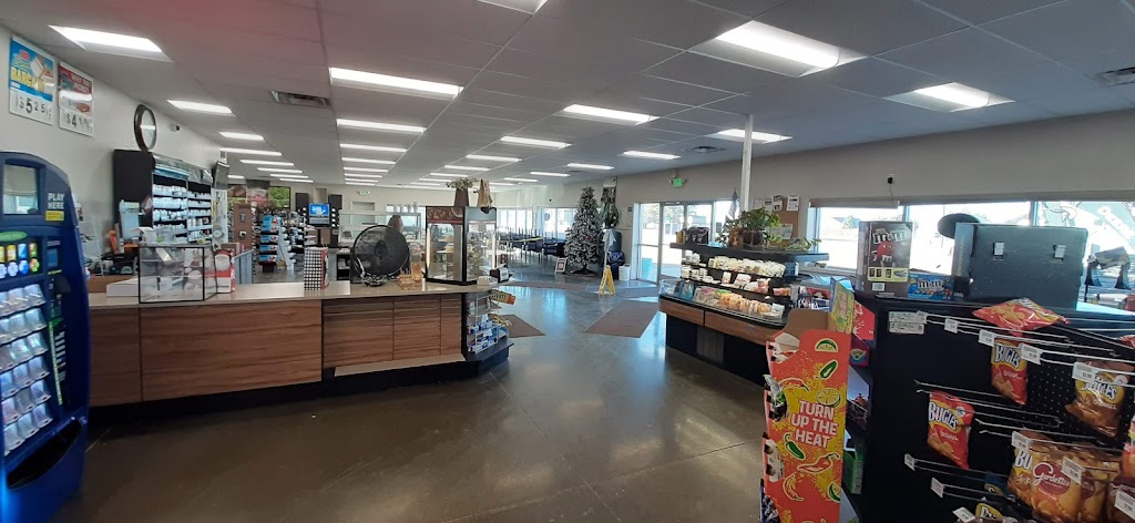 Hometown Gas and Grill | restaurant | 15001 US-287, Eads, CO 81036, USA | 7194382206 OR +1 719-438-2206