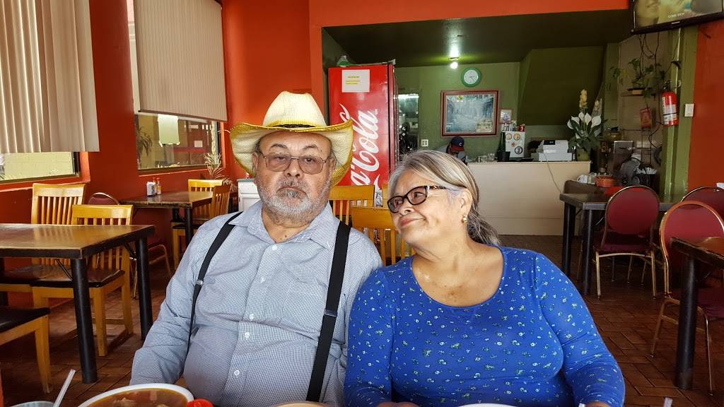 Antojitos EL SINALOENSE | restaurant | Interior 601, Aeropuerto 1900, C.Comercial Otay, Nueva Tijuana, 22435 Tijuana, B.C., Mexico | 016646232750 OR +52 664 623 2750
